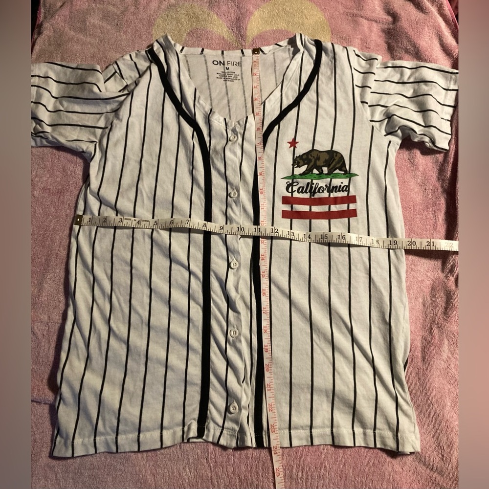 Women’s Baseball Style California Button Down T-Shirt, Size Medium
